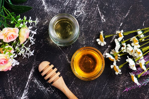 Découvrez le miel de printemps : un délice floral à savourer